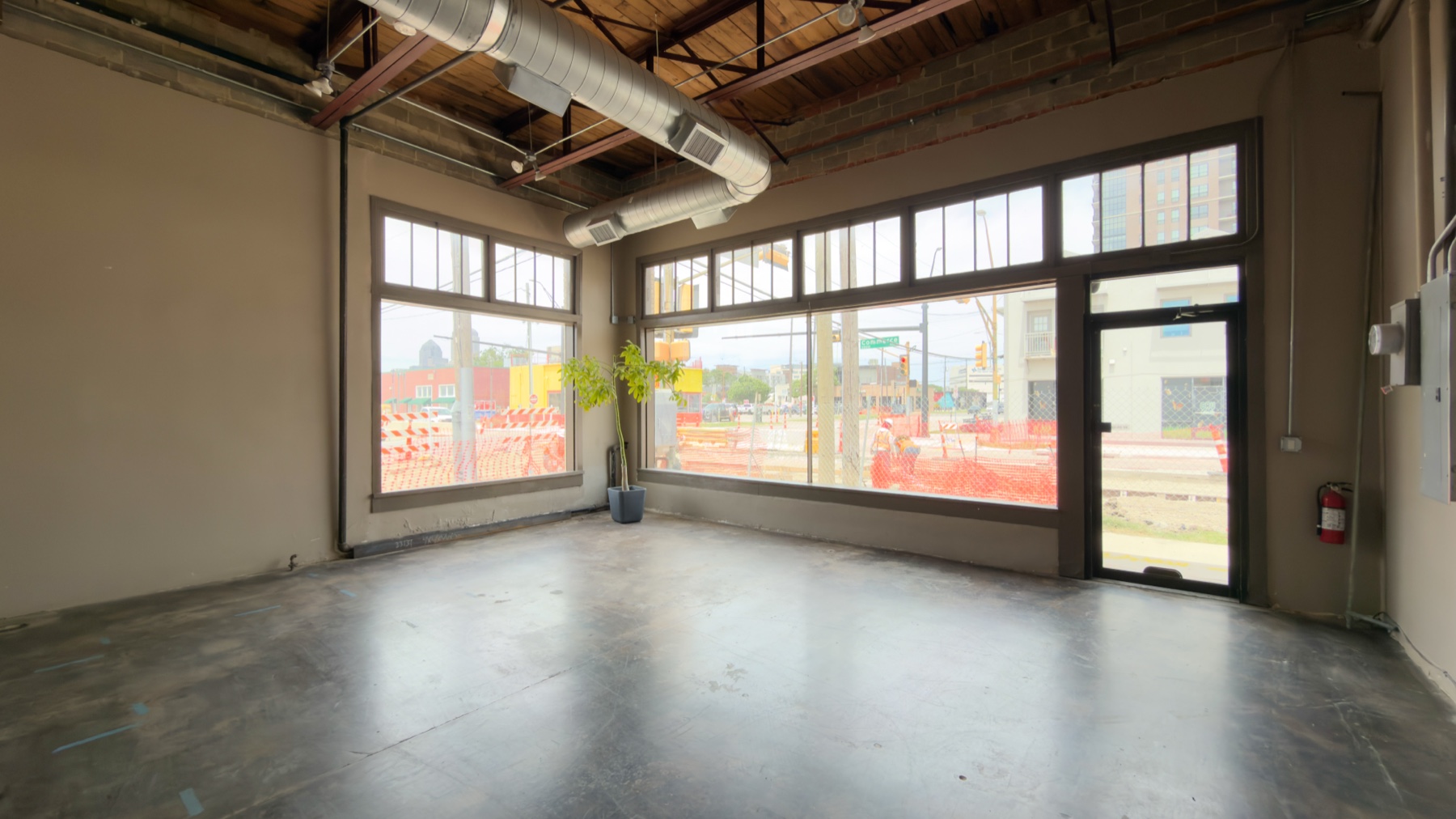 Current empty GeniusDen front retail room