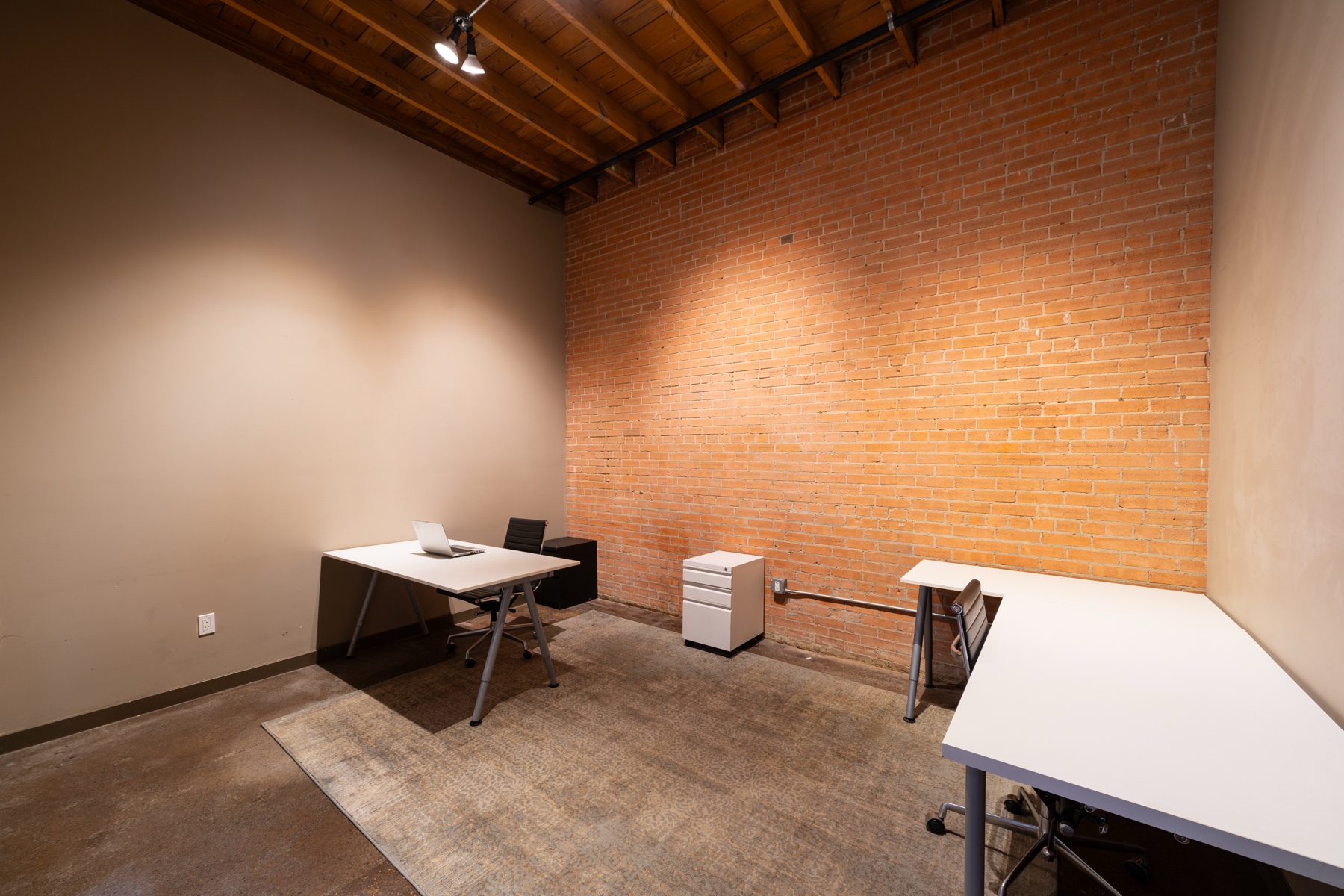 Brighter alternate view of a current GeniusDen brick office